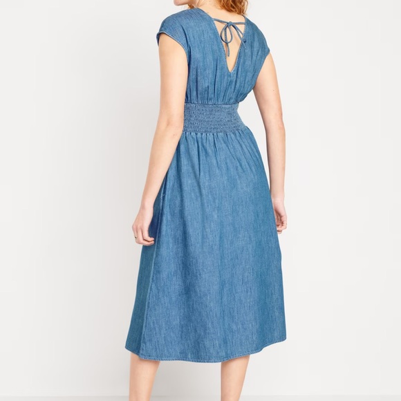 NWT OLD NAVY  Waist-Defined Midi Dress Color: Blue Wash - Picture 2 of 9